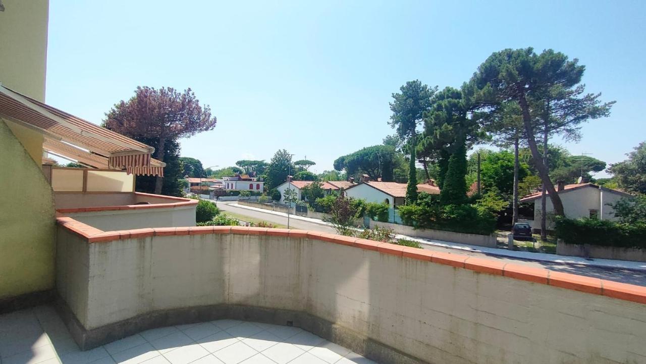 La Dolce Vita - Apartment With Shared Pool And Large Terrace Lido delle Nazioni Eksteriør billede